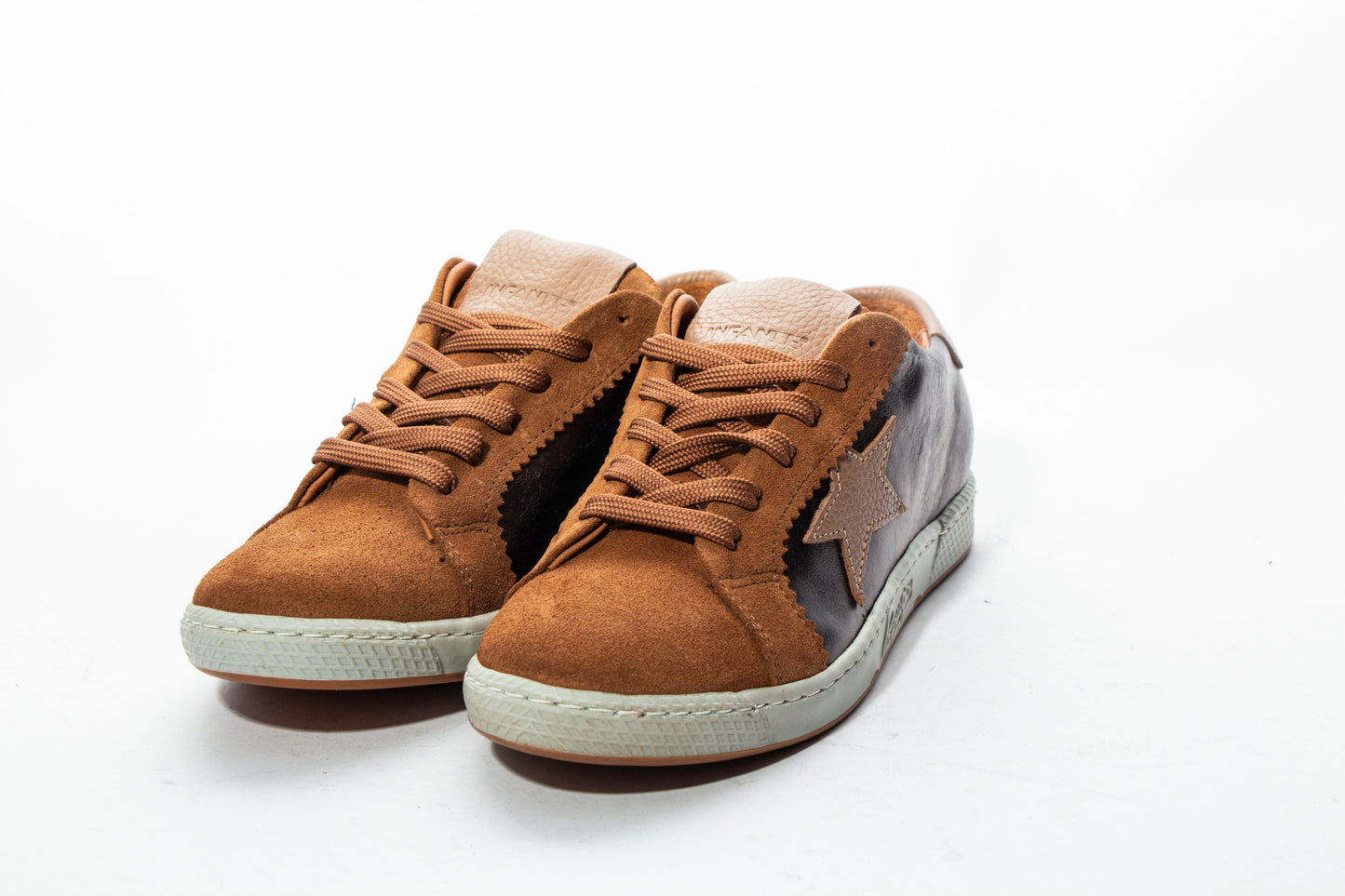 Sapatilha desportiva preto metalizado