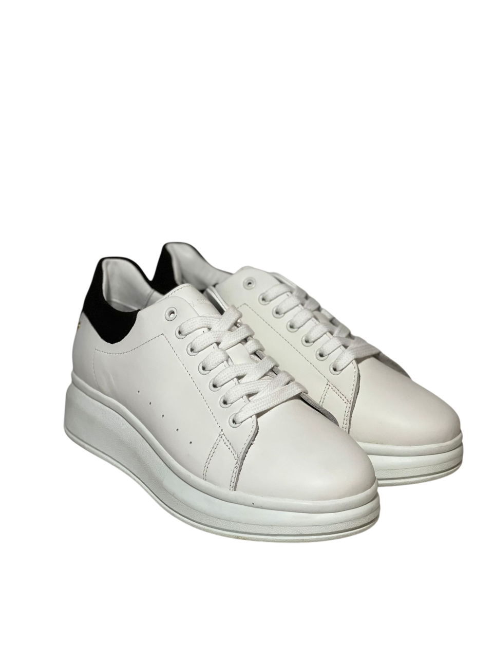 Sapatilha Hupa Nobuck Branco/Suede Preto